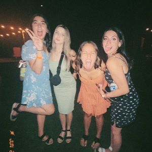 Meet your Posher, Sabina